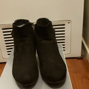 Cloud Walker ankle boots (black)